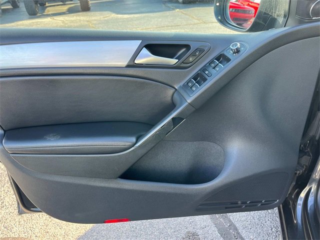 Used 2012 Volkswagen Golf 4-Door image 24