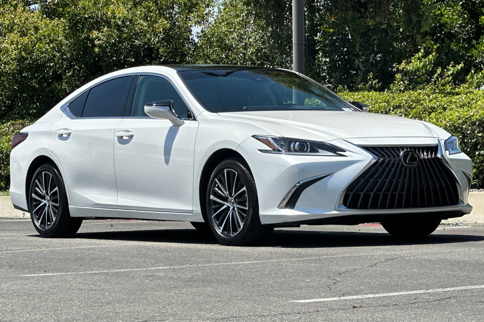 Used 2024 Lexus ES 350 w/ Premium Package FWD image 5