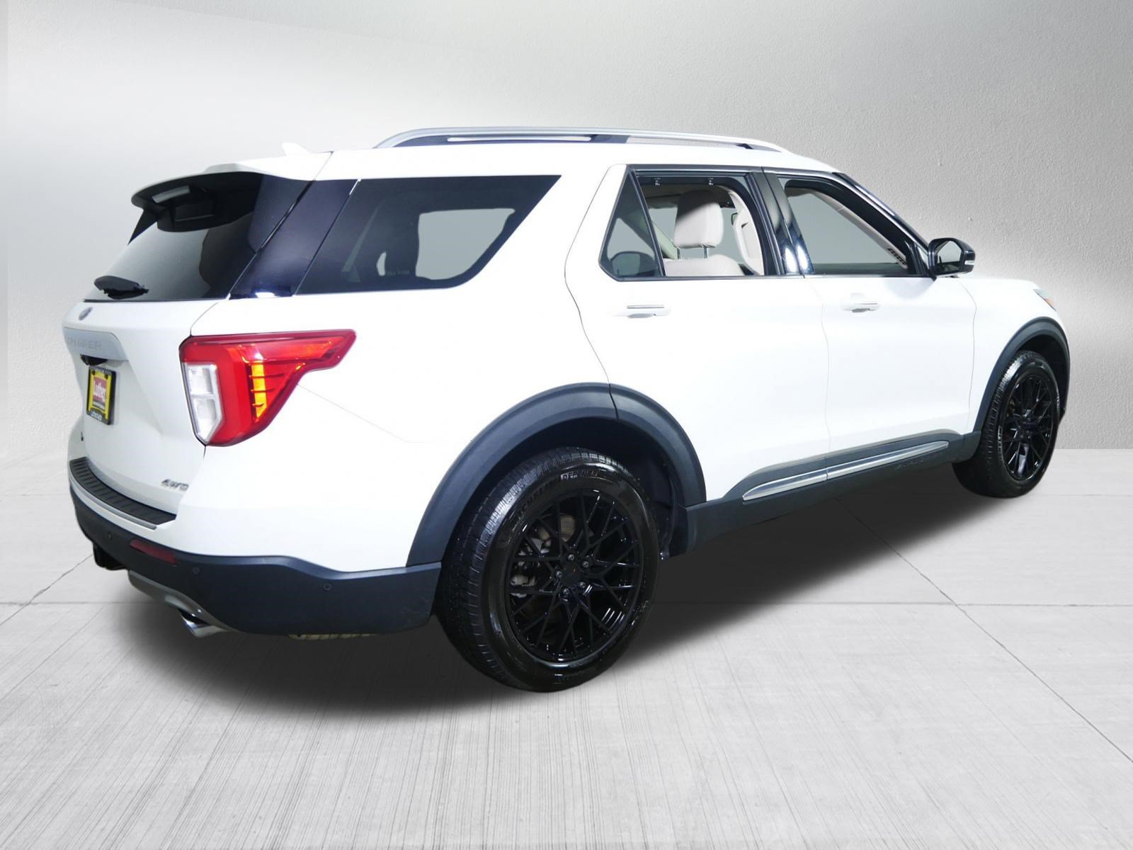 Used 2022 Ford Explorer Platinum w/ Premium Technology Package AWD/4WD image 7