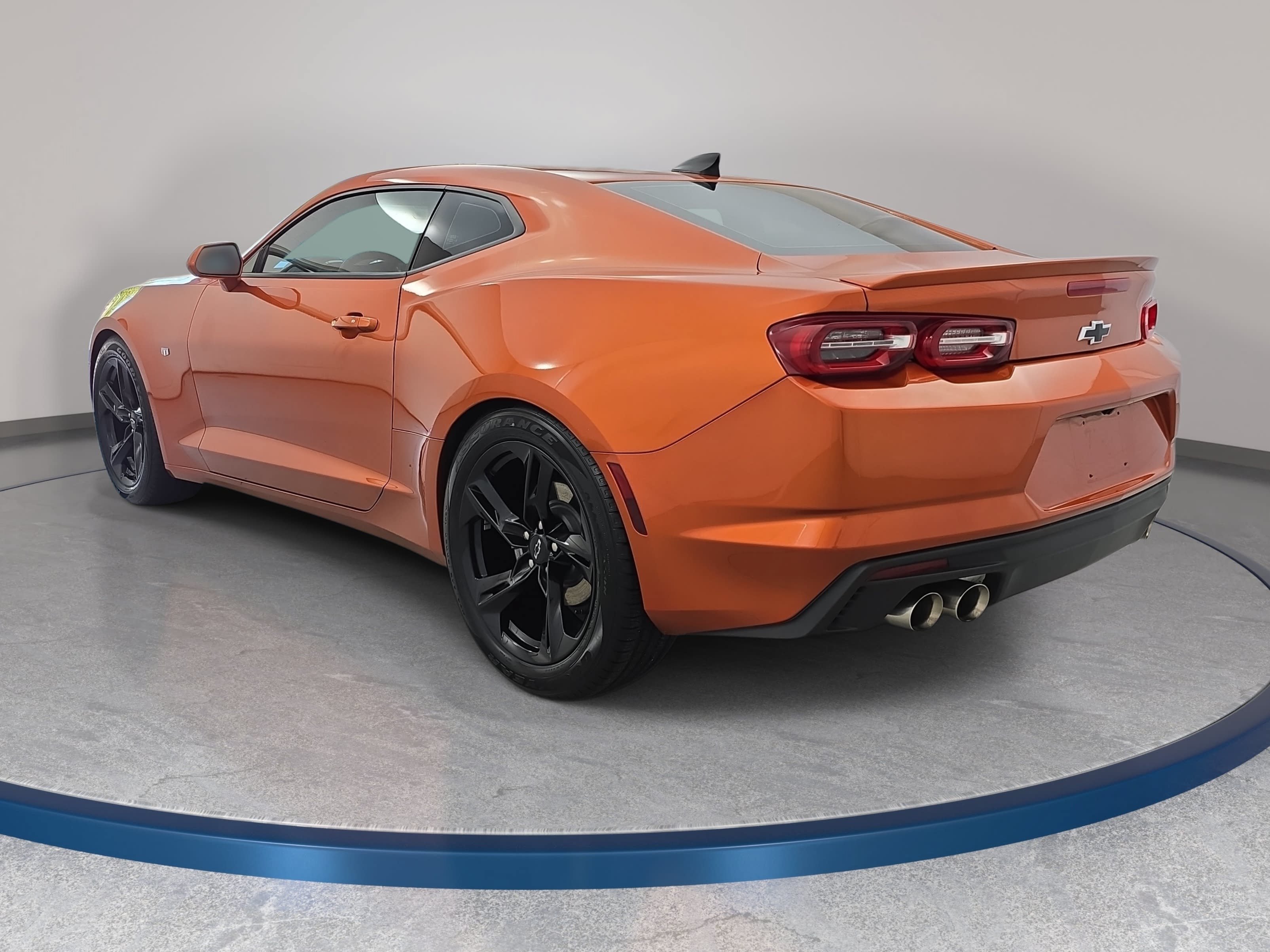 Used 2023 Chevrolet Camaro LT w/ Technology Package RWD image 7