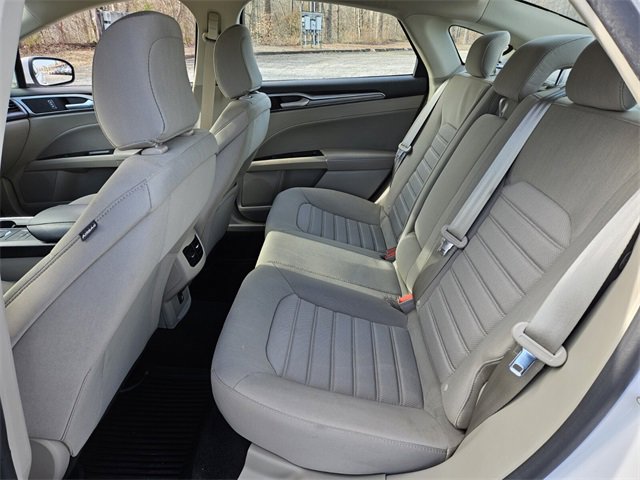 Used 2020 Ford Fusion SE image 9