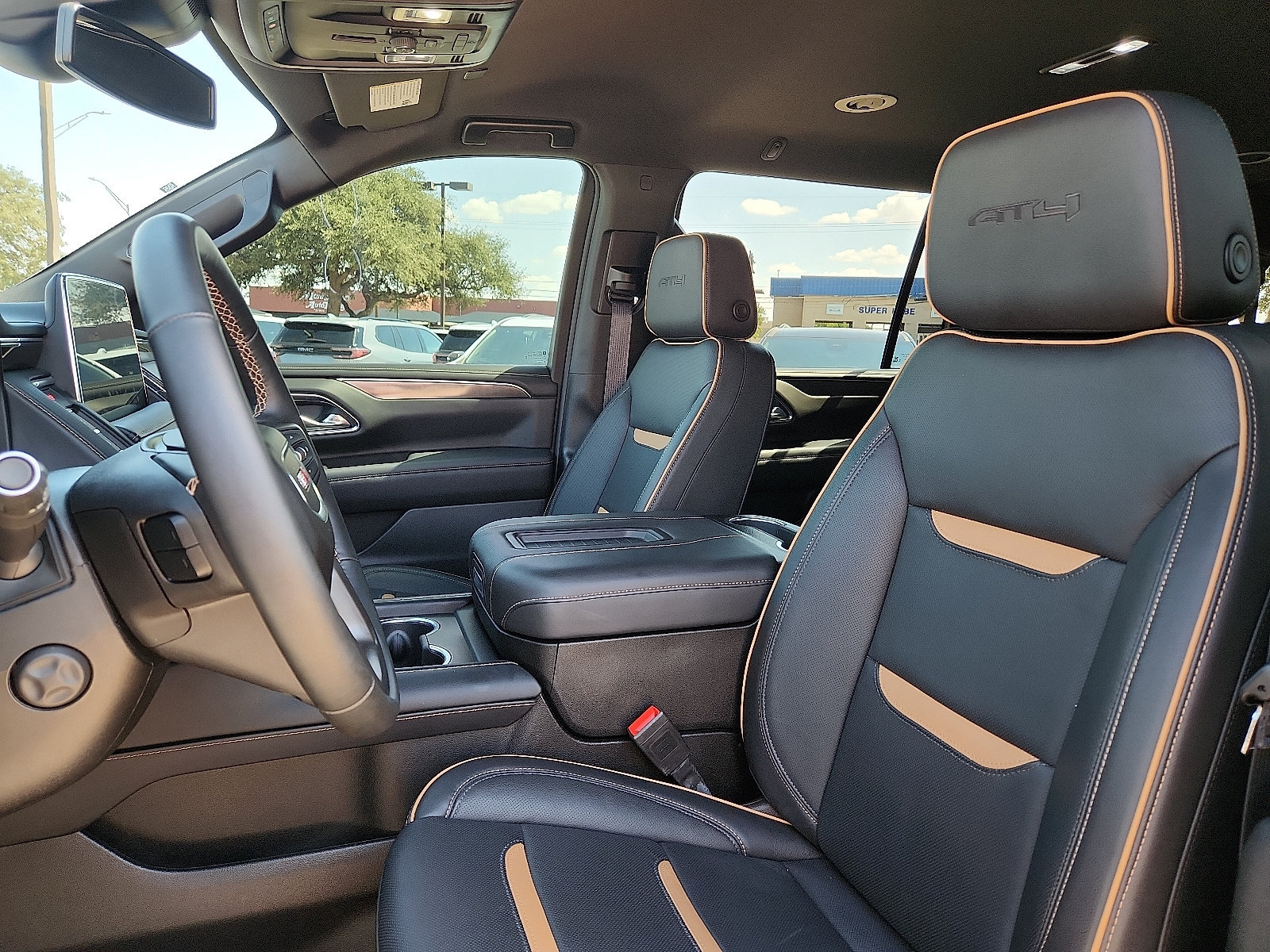 Used 2023 GMC Yukon XL AT4 w/ Technology Package AWD/4WD image 15