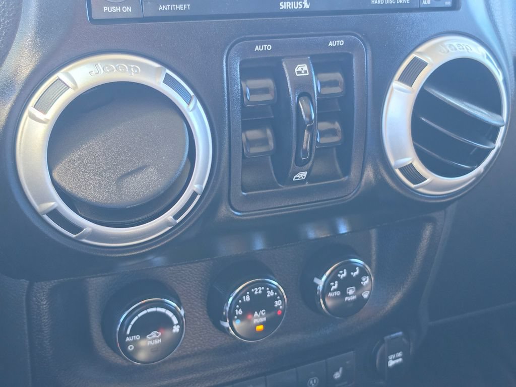 Used 2014 Jeep Wrangler Unlimited Sahara w/ Max Tow Package AWD/4WD image 21