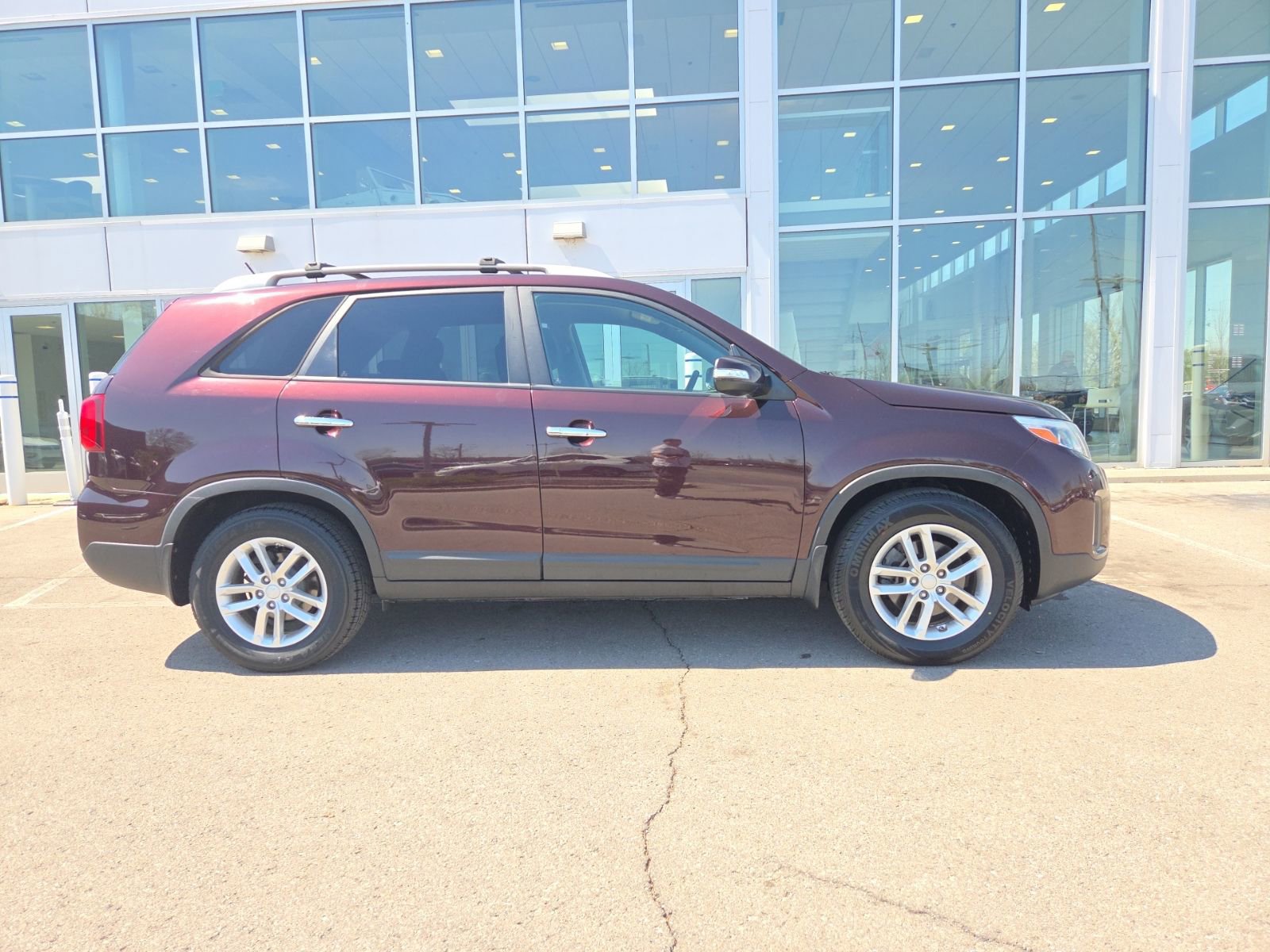 Used 2014 Kia Sorento LX image 3