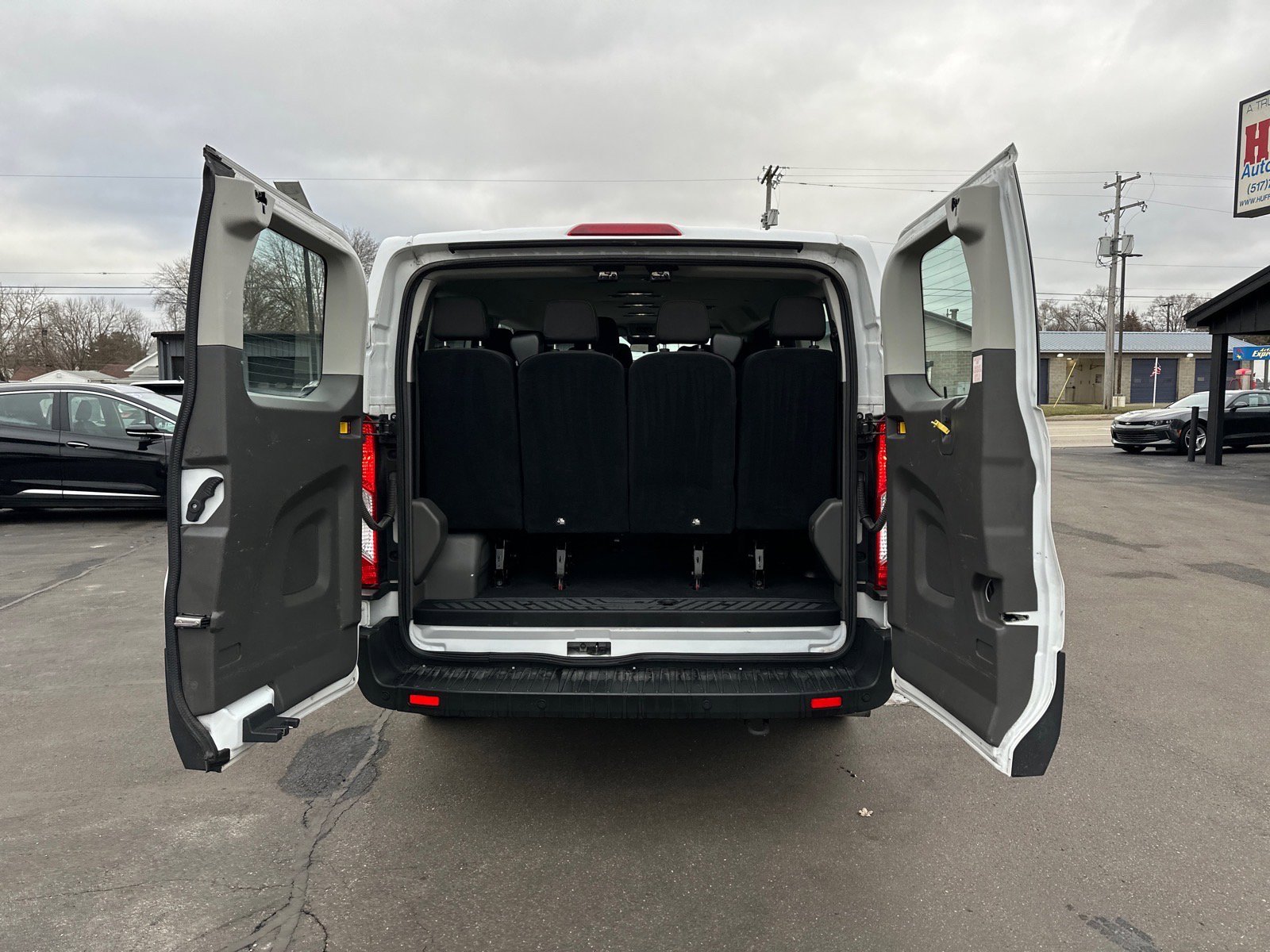 Used 2023 Ford Transit 350 XLT image 9