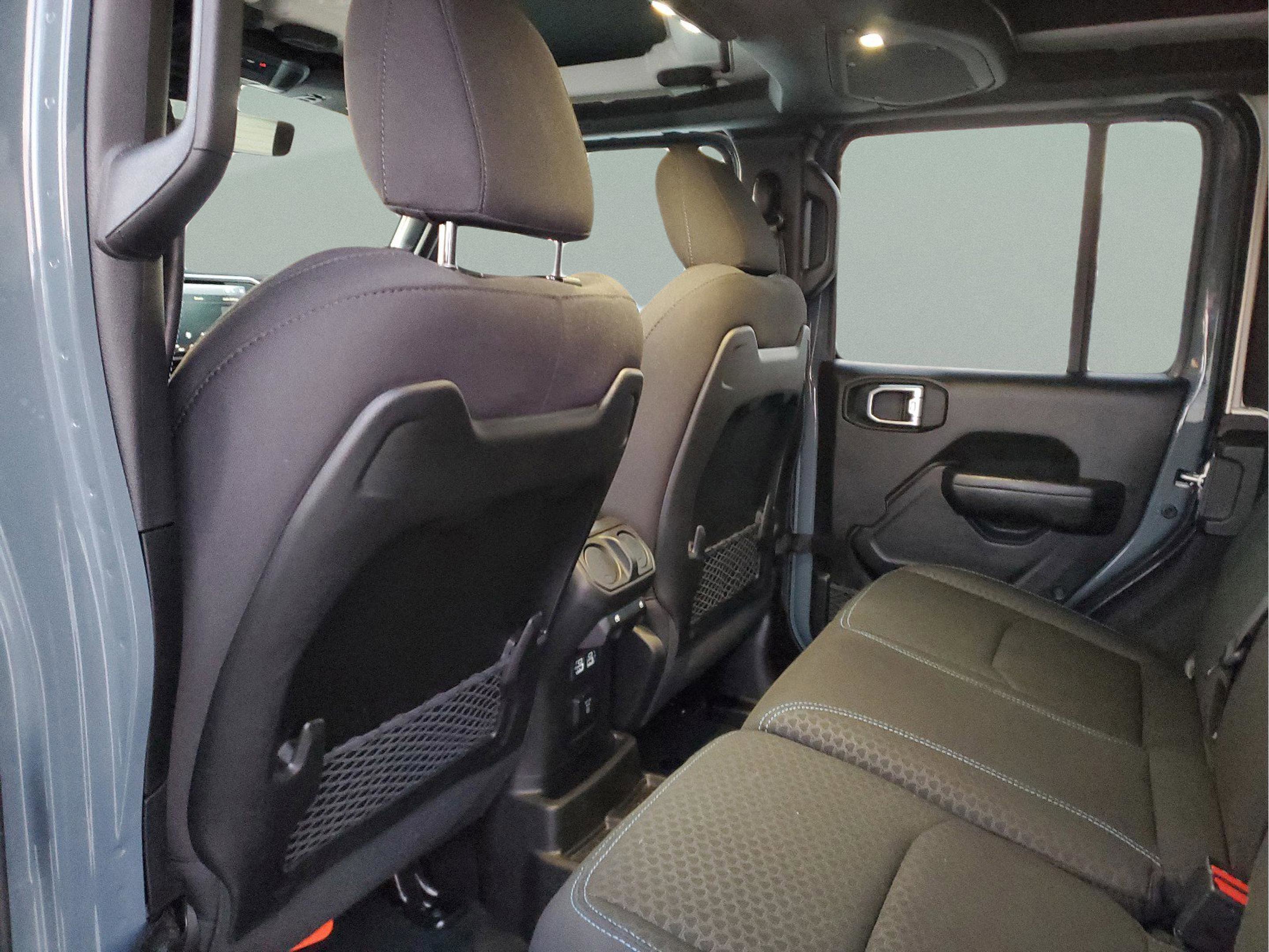 Used 2024 Jeep Wrangler Unlimited Rubicon 4xe w/ Technology Group image 28