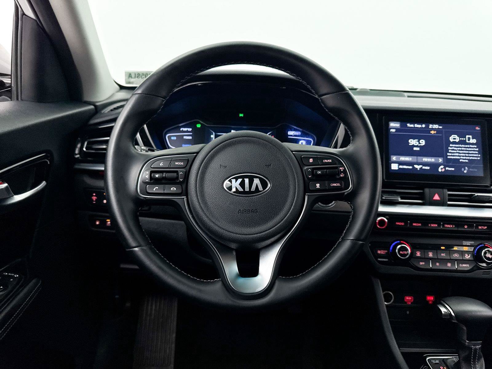 Used 2020 Kia Niro EX FWD image 3