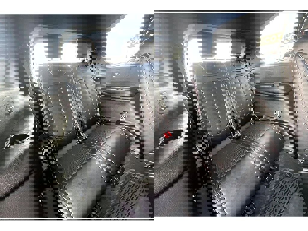 Used 2025 Jeep Grand Cherokee L Limited w/ Luxury Tech Group II image 31