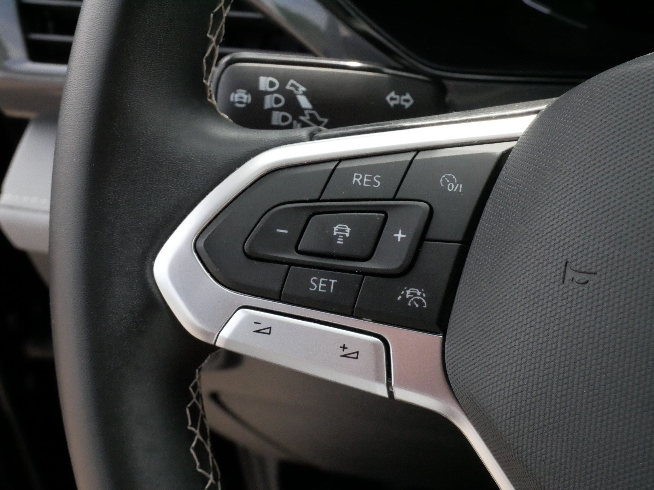 Certified 2023 Volkswagen Taos SEL AWD/4WD image 26