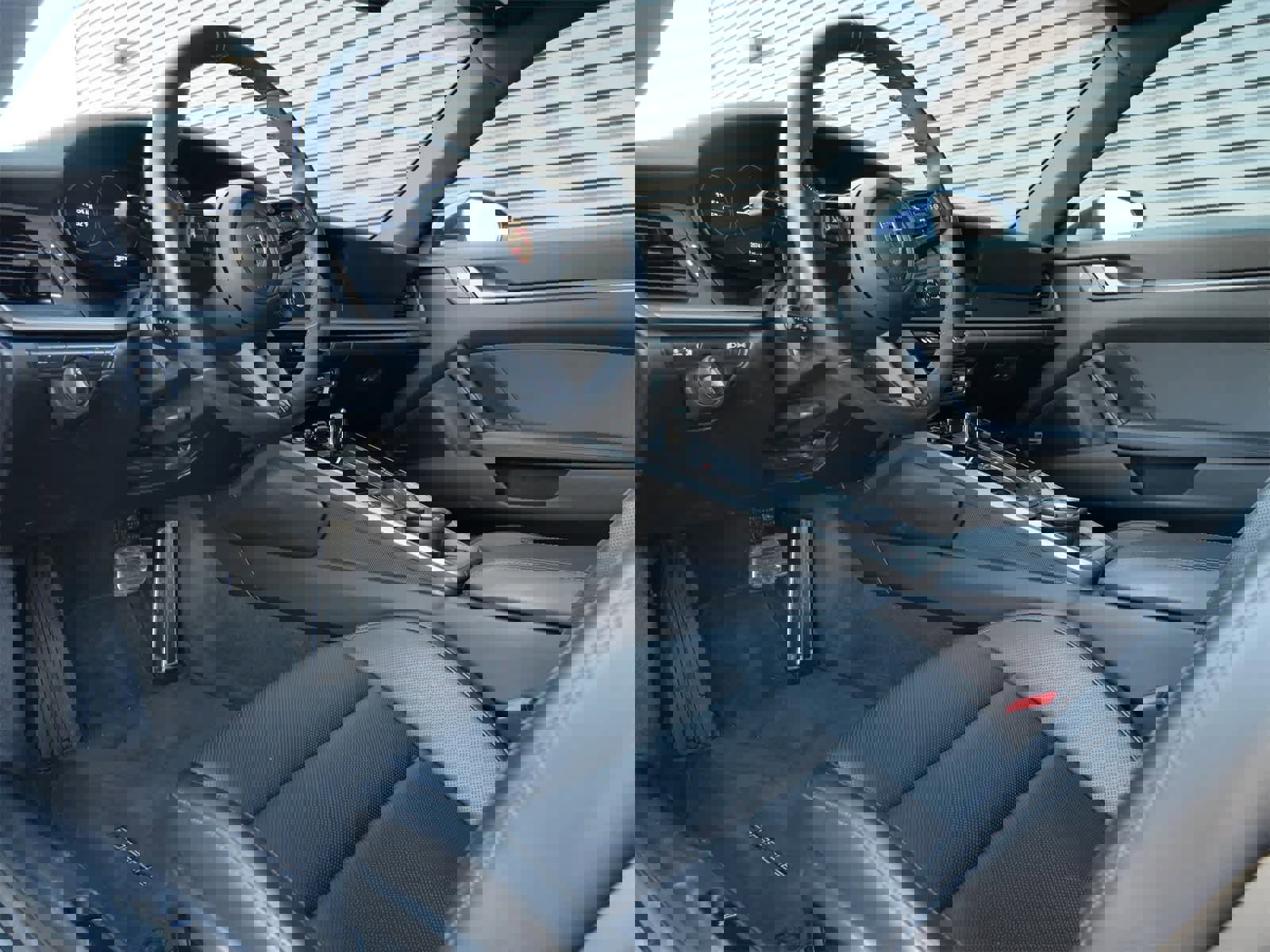 Certified 2023 Porsche 911 Carrera image 4