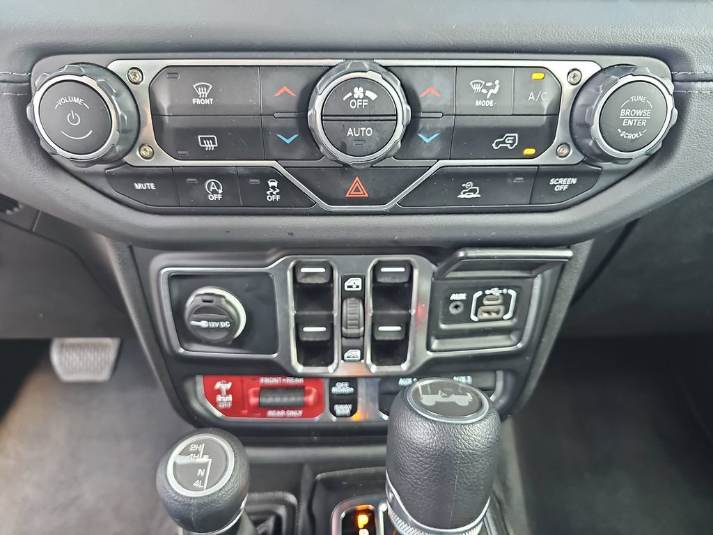 Used 2025 Jeep Wrangler Unlimited Rubicon AWD/4WD image 29