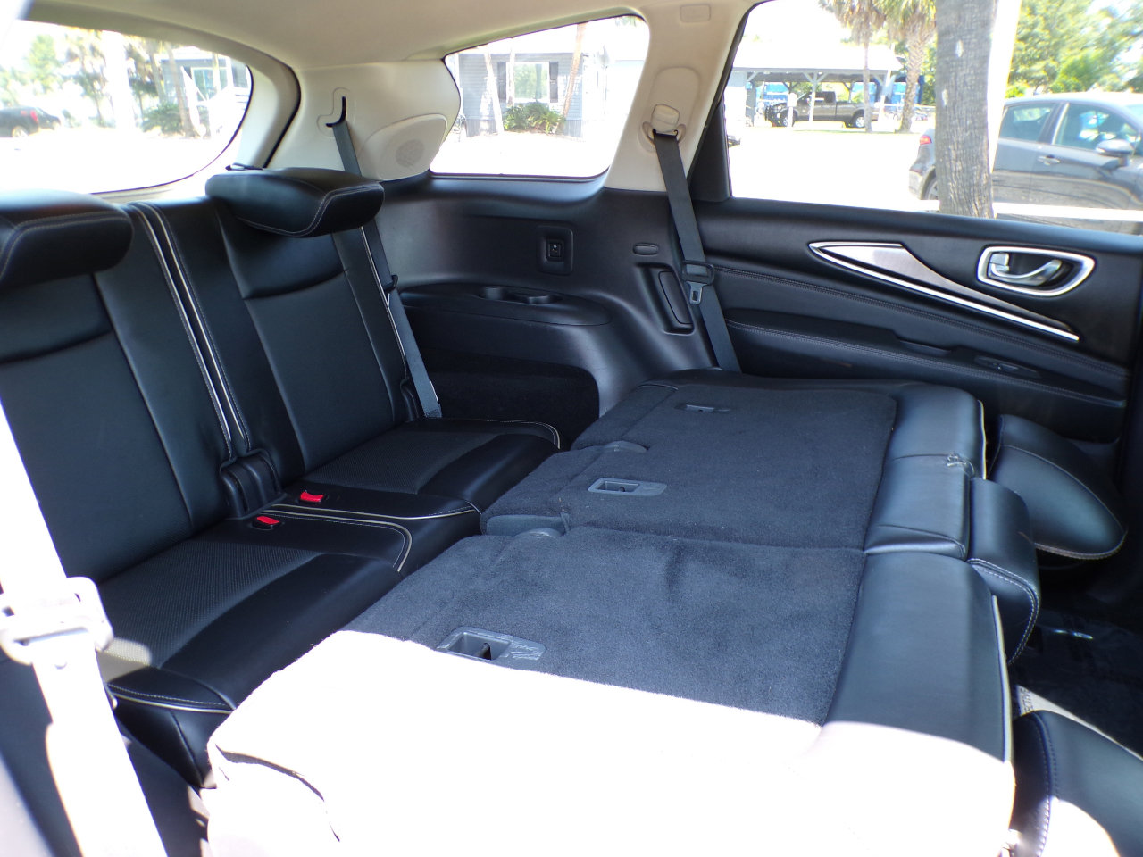 Used 2016 INFINITI QX60 AWD w/ Premium Plus Package image 22