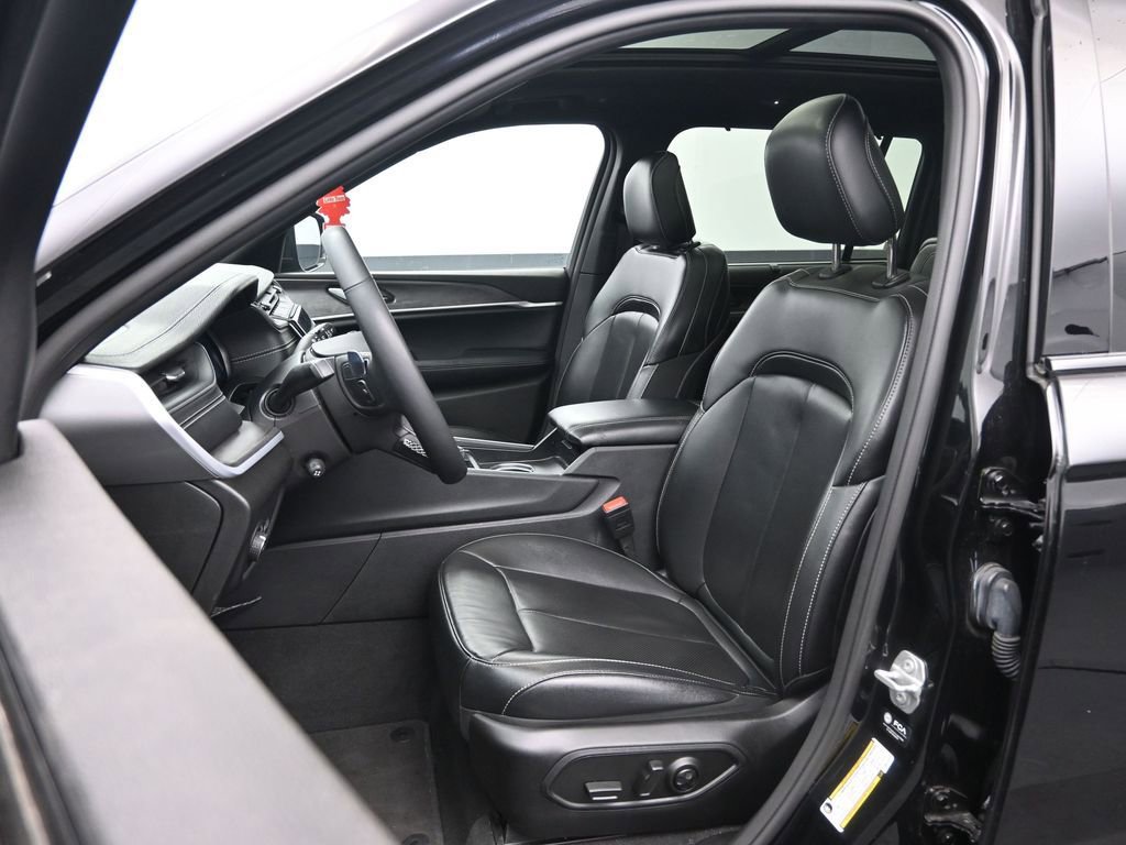 Used 2024 Jeep Grand Cherokee L Limited w/ Luxury Tech Group II AWD/4WD image 18