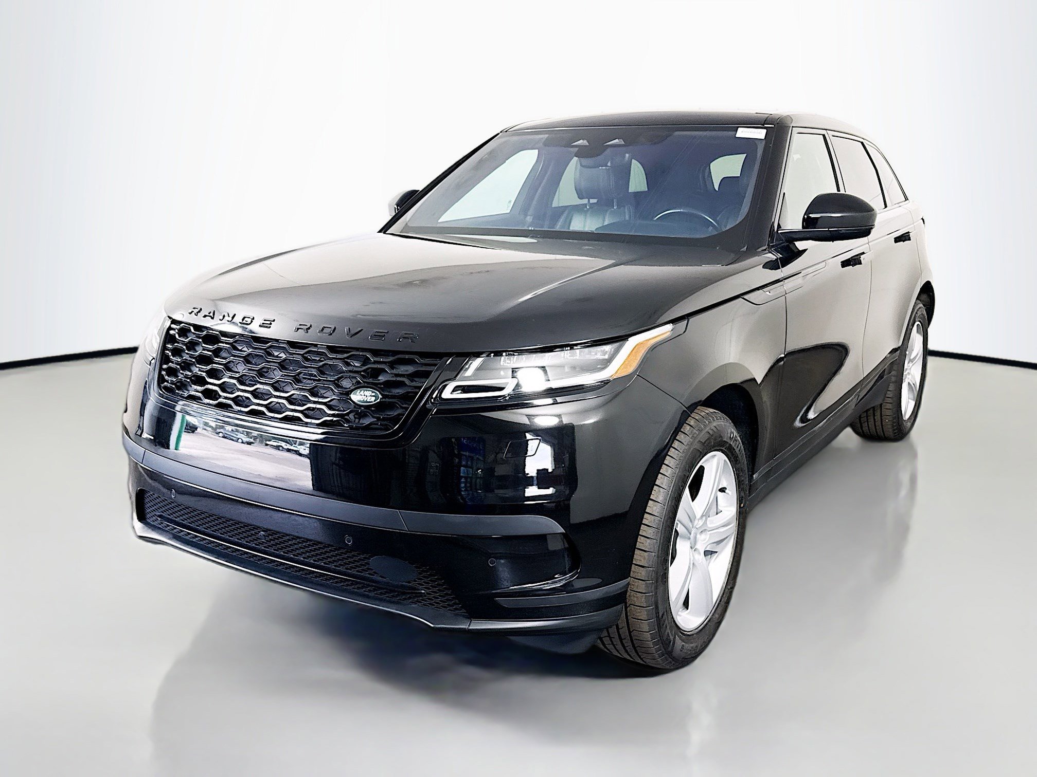 Used 2022 Land Rover Range Rover Velar S image 4