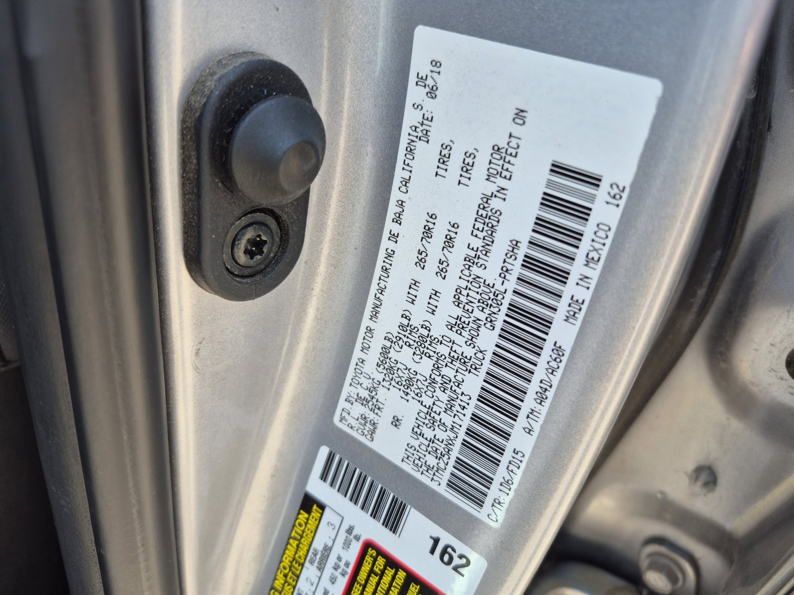 Used 2018 Toyota Tacoma TRD Off-Road AWD/4WD image 24