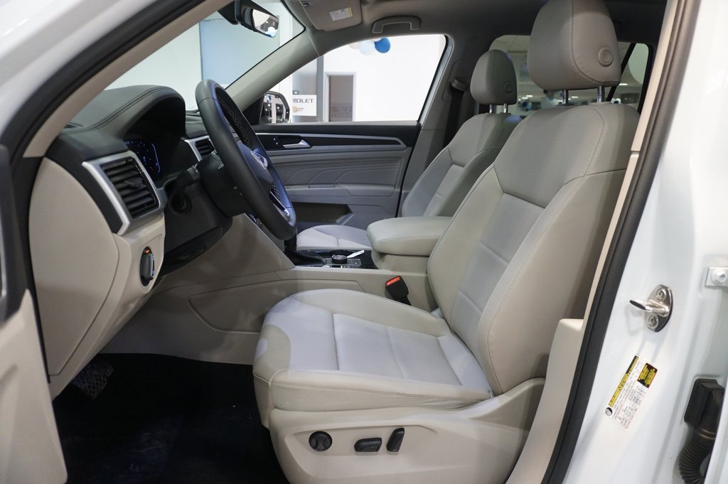 Used 2022 Volkswagen Atlas SE w/ Panoramic Sunroof Package image 10