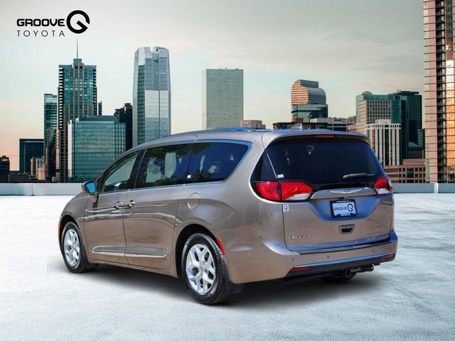 Used 2018 Chrysler Pacifica Touring-L Plus w/ Advanced Safetytec Group FWD image 3