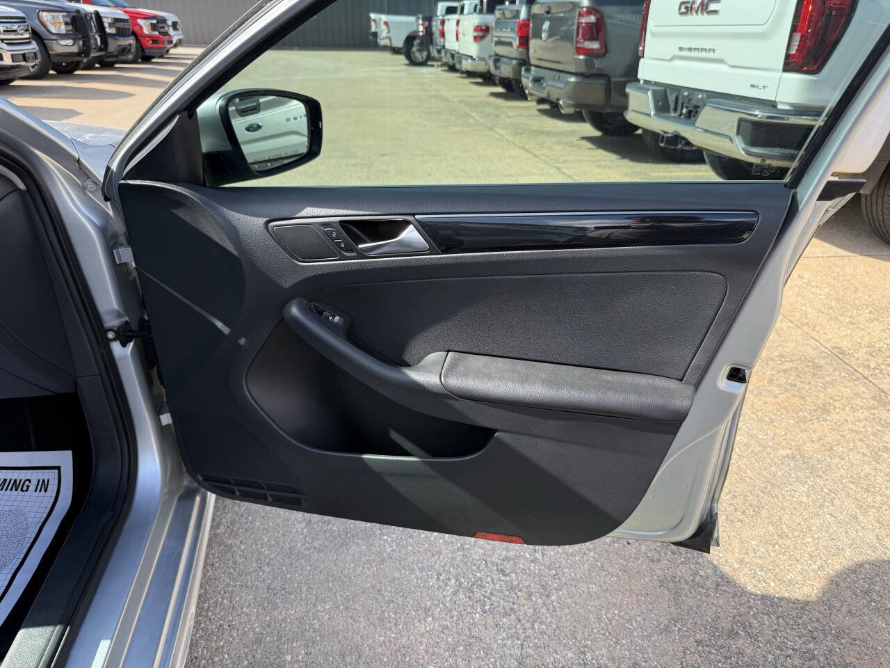 Used 2015 Volkswagen Jetta TDI SEL FWD image 11