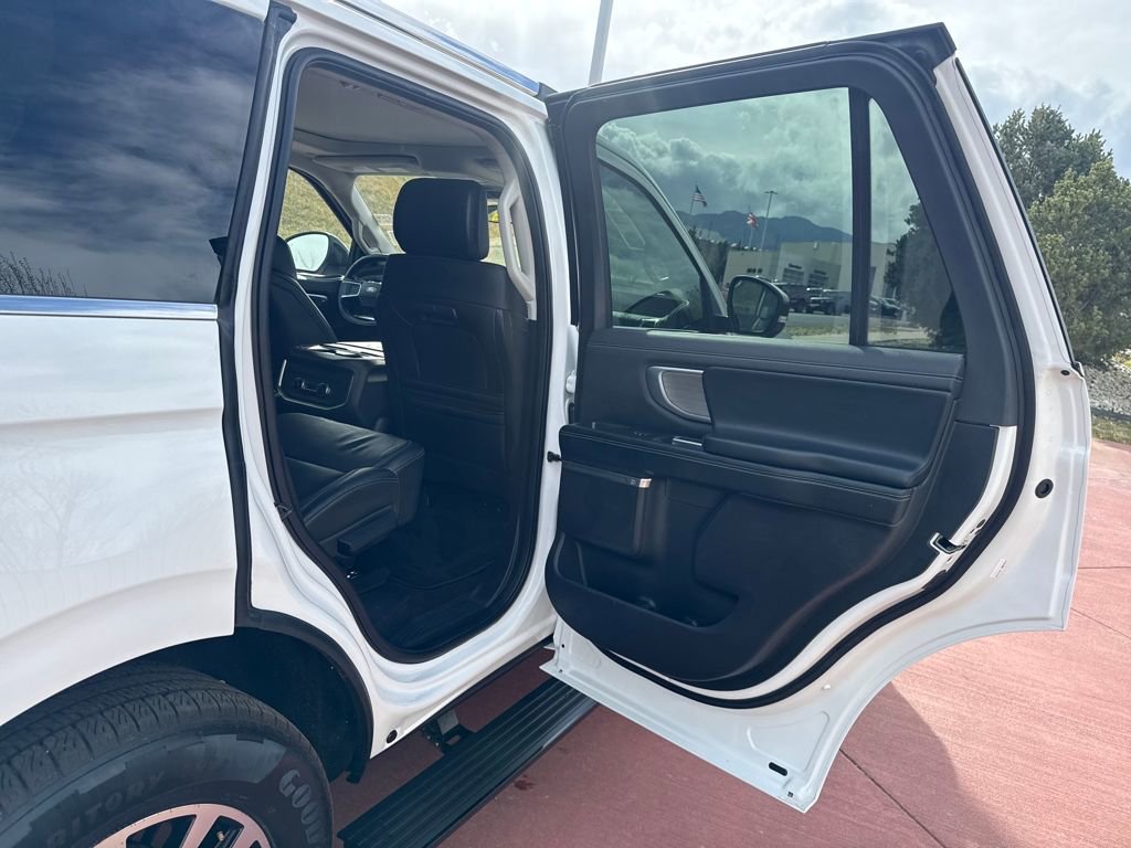 Certified 2025 Ford Expedition Platinum image 20