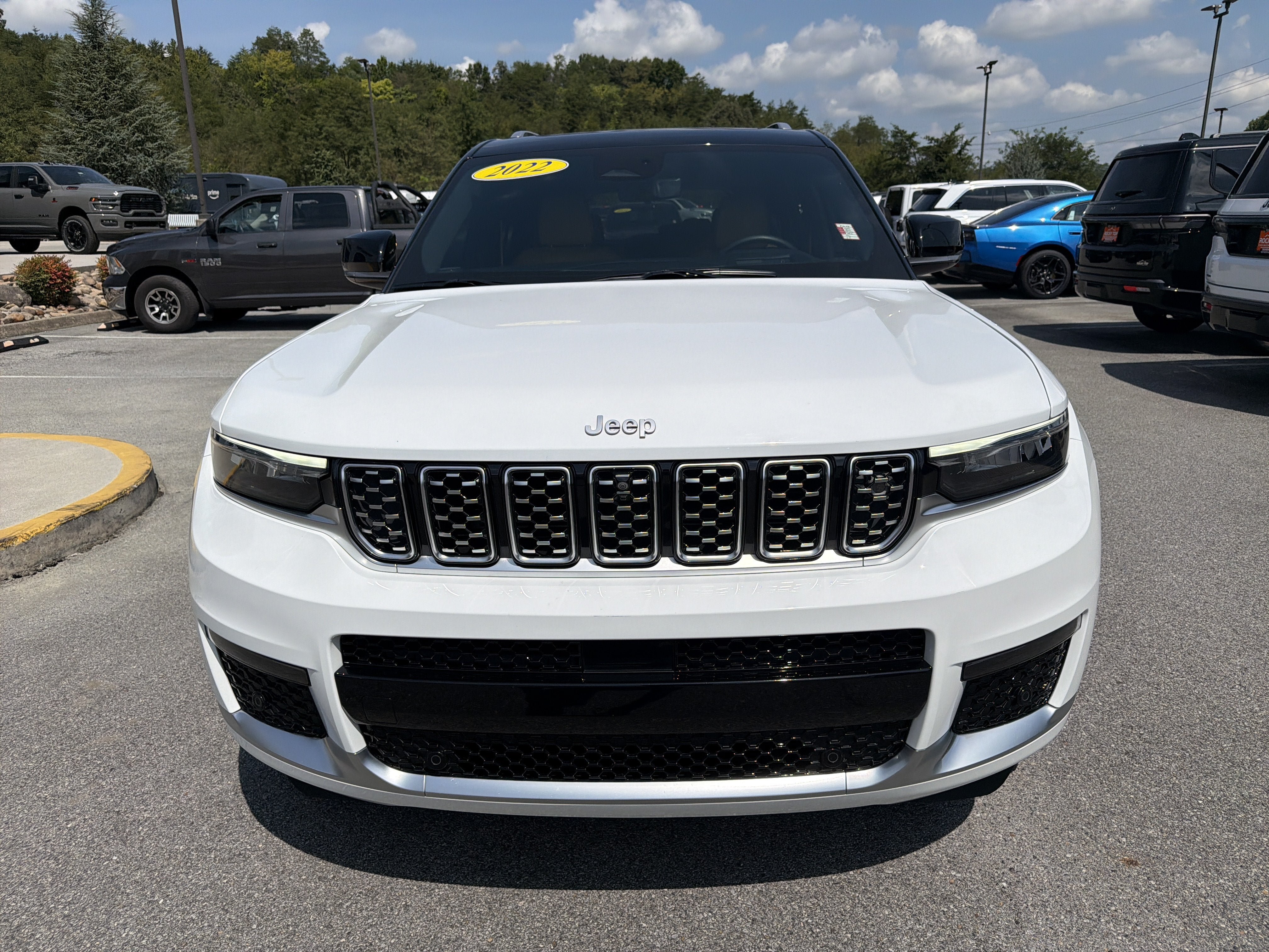 Used 2022 Jeep Grand Cherokee L Summit w/ Advanced Protech Group IV AWD/4WD image 3