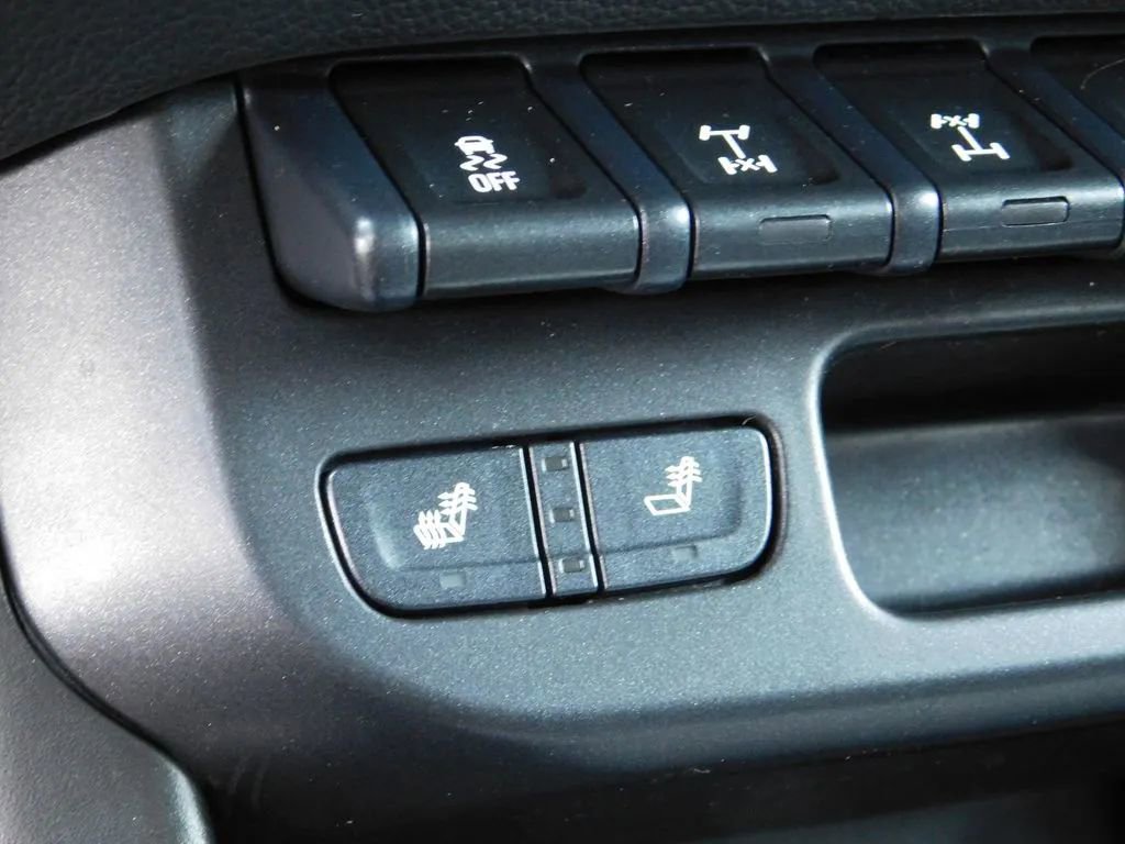 Used 2021 Chevrolet Colorado ZR2 image 19