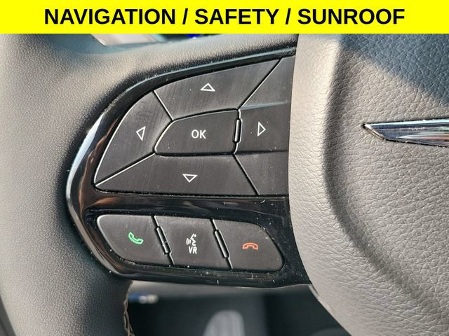 Used 2025 Chrysler Pacifica Limited FWD image 16