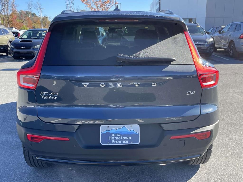New 2026 Volvo XC40 B4 Plus w/ Protection Package Premier FWD image 27