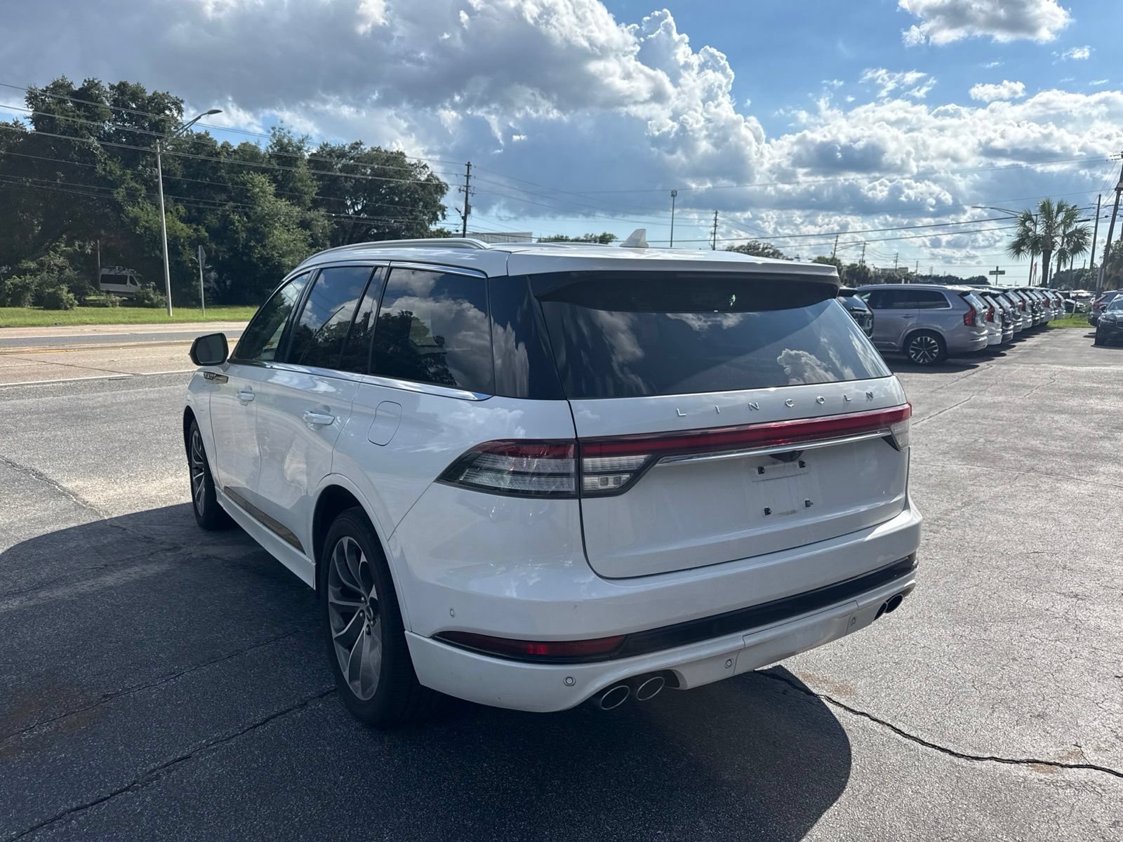 Used 2023 Lincoln Aviator Grand Touring w/ Equipment Group 301A AWD/4WD image 5