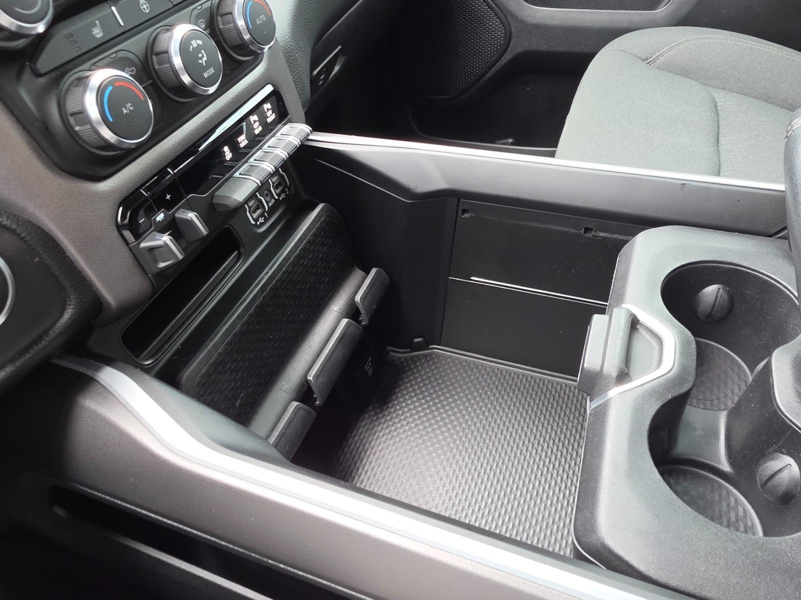 Used 2021 RAM 1500 Big Horn AWD/4WD image 46