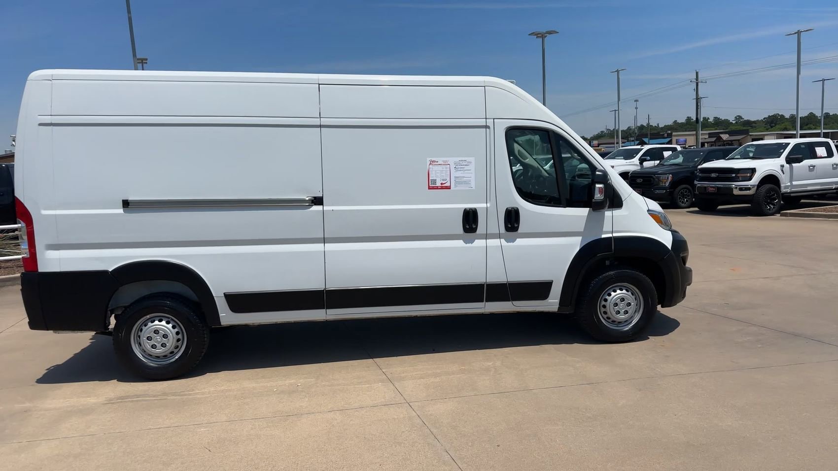 Used 2025 RAM ProMaster 2500 w/ Convenience Group FWD image 2