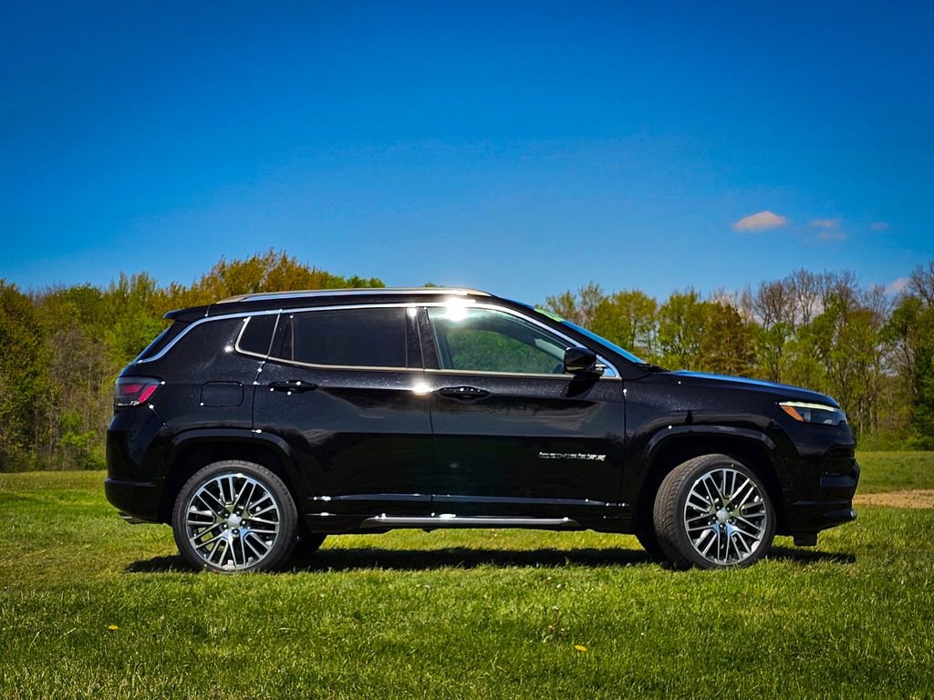 Certified 2022 Jeep Compass Limited w/ Elite Group AWD/4WD image 2