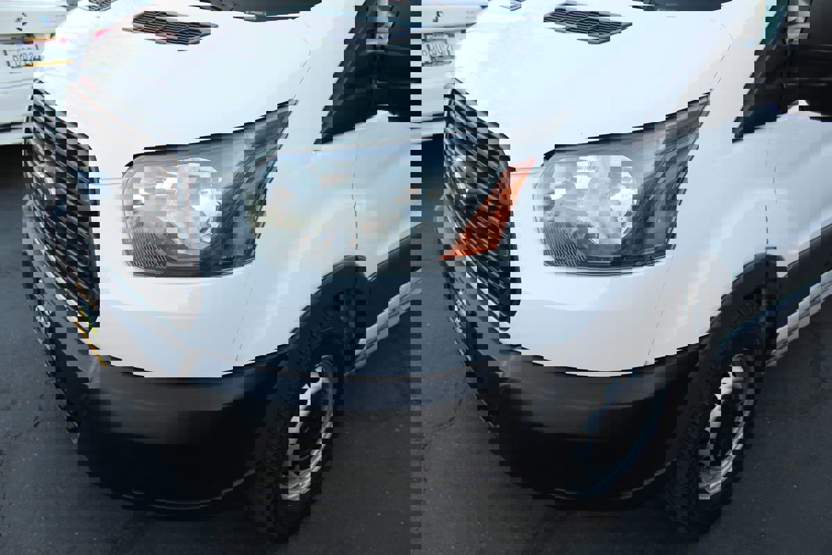 Used 2015 Ford Transit 350 XL RWD image 10