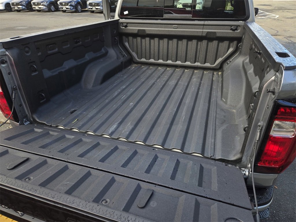 Used 2024 GMC Canyon Elevation w/ Elevation Premium Package image 24