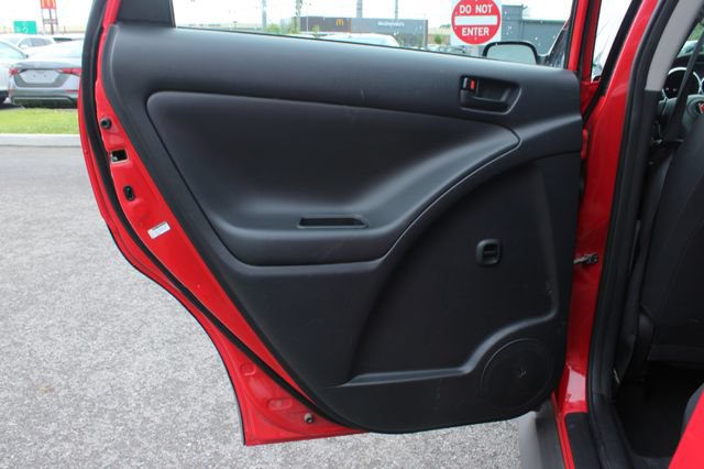 Used 2006 Pontiac Vibe w/ Preferred Package FWD image 26