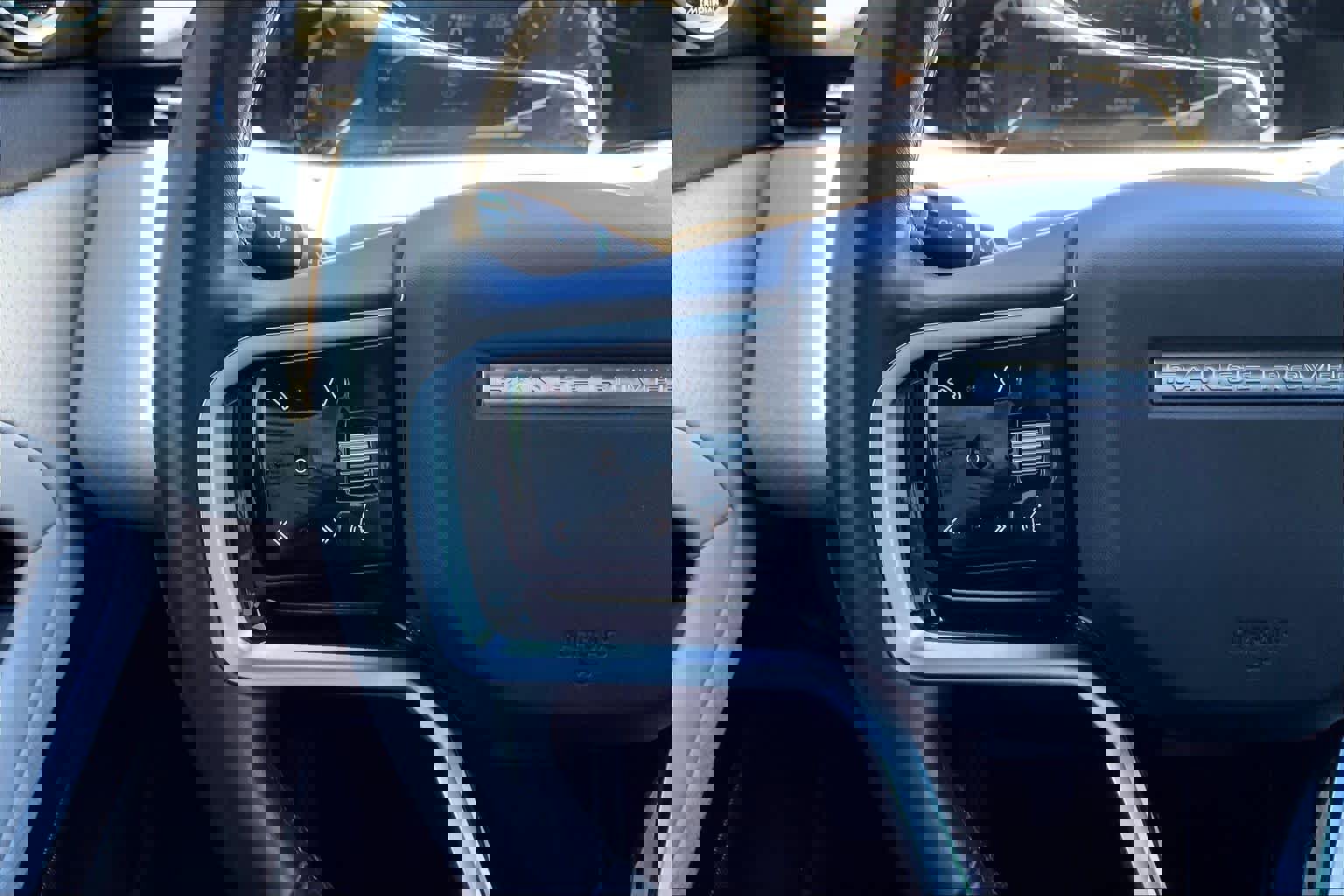 Used 2022 Land Rover Range Rover Evoque S image 24