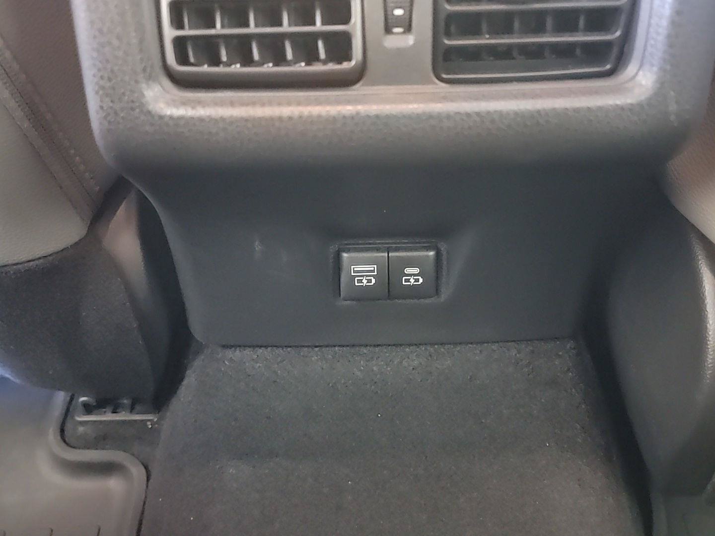 Used 2025 Toyota Camry SE FWD image 21