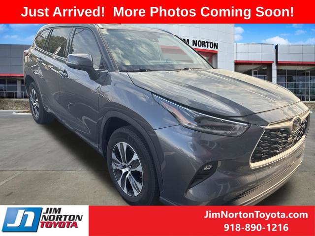 Used 2021 Toyota Highlander XLE