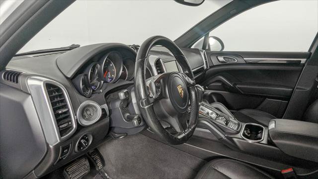 Used 2014 Porsche Cayenne Platinum Edition AWD/4WD image 21