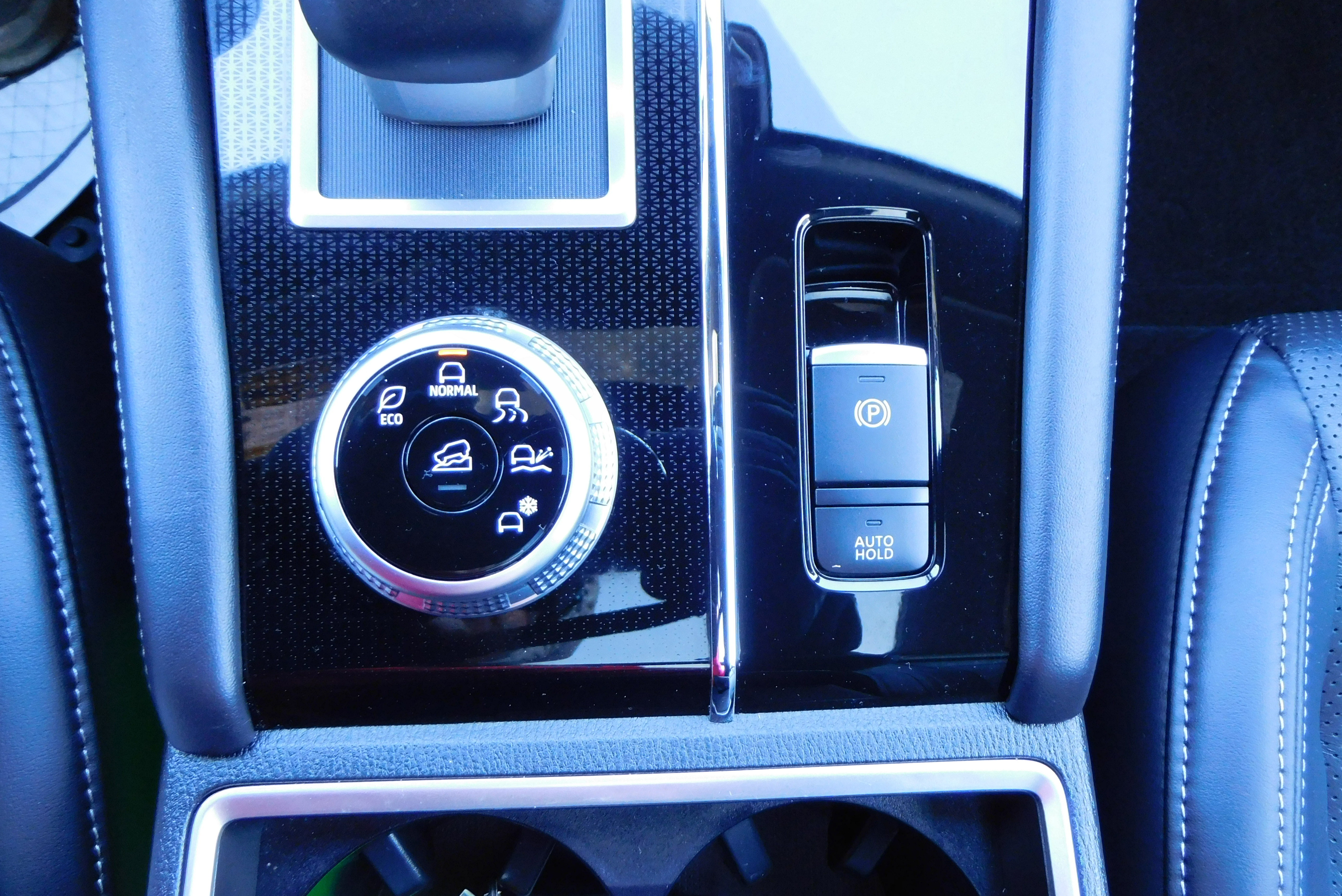 Used 2024 Mitsubishi Outlander SEL image 25