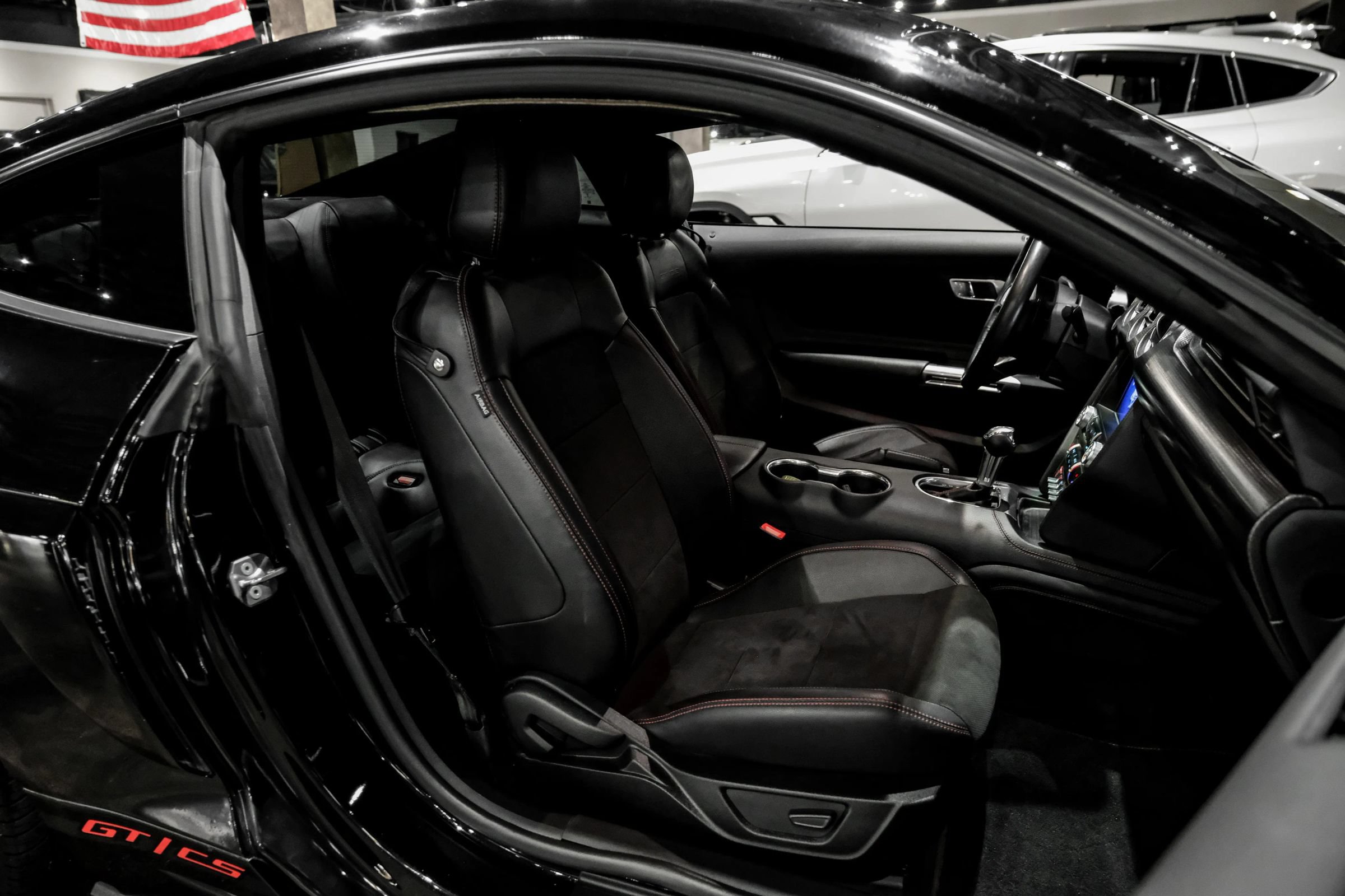 Used 2022 Ford Mustang GT Premium w/ Equipment Group 401A RWD image 28