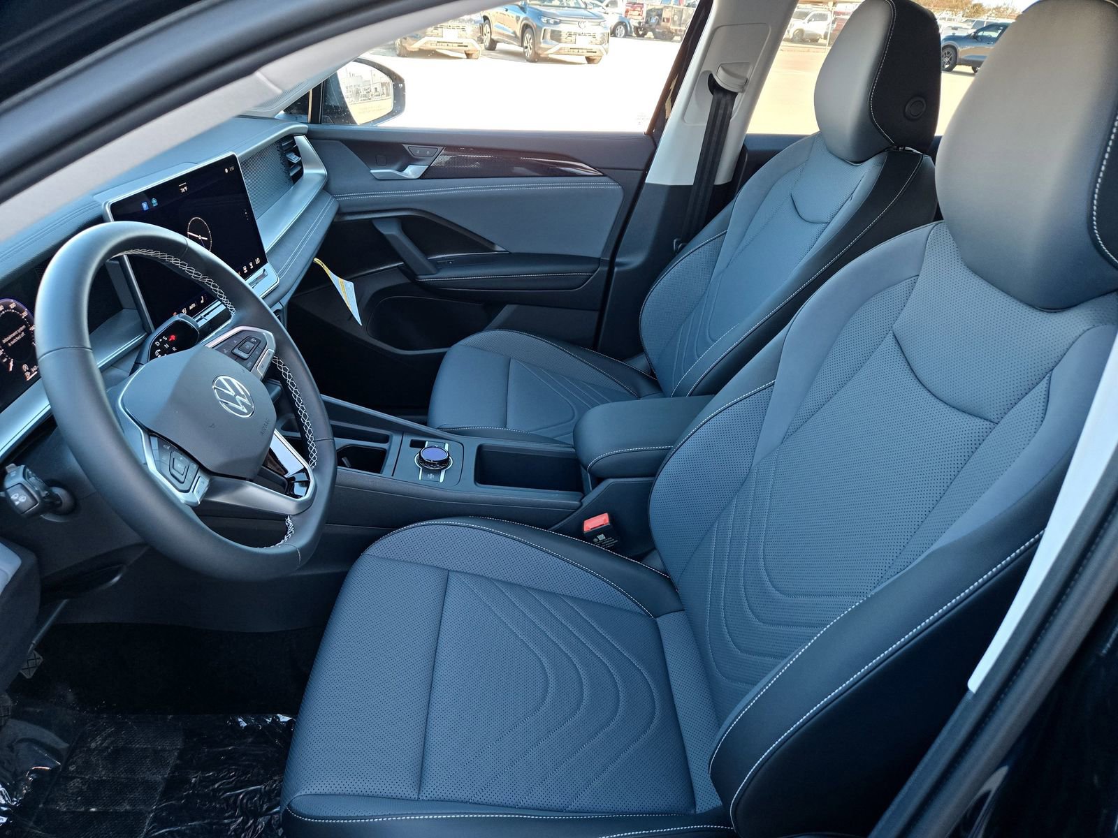 New 2026 Volkswagen Tiguan SE image 16