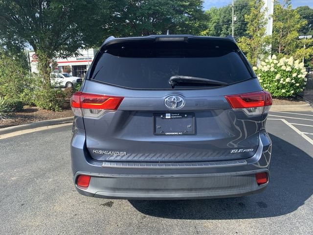 Used 2018 Toyota Highlander XLE AWD/4WD image 7