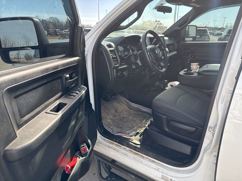 Used 2024 RAM 3500 Tradesman w/ Chrome Appearance Group image 5