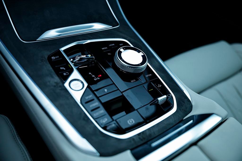 New 2026 BMW X5 xDrive50e w/ Executive Package image 39