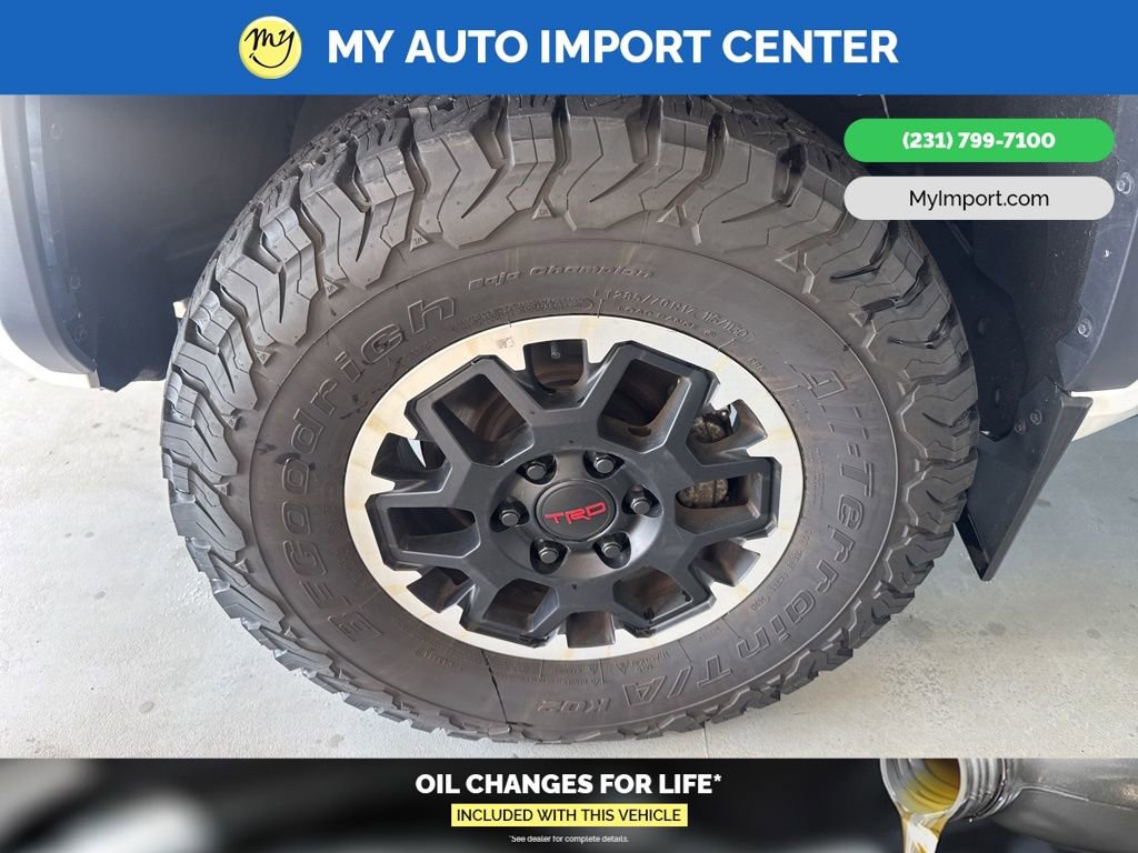 Used 2024 Toyota Tacoma TRD Off-Road AWD/4WD image 9
