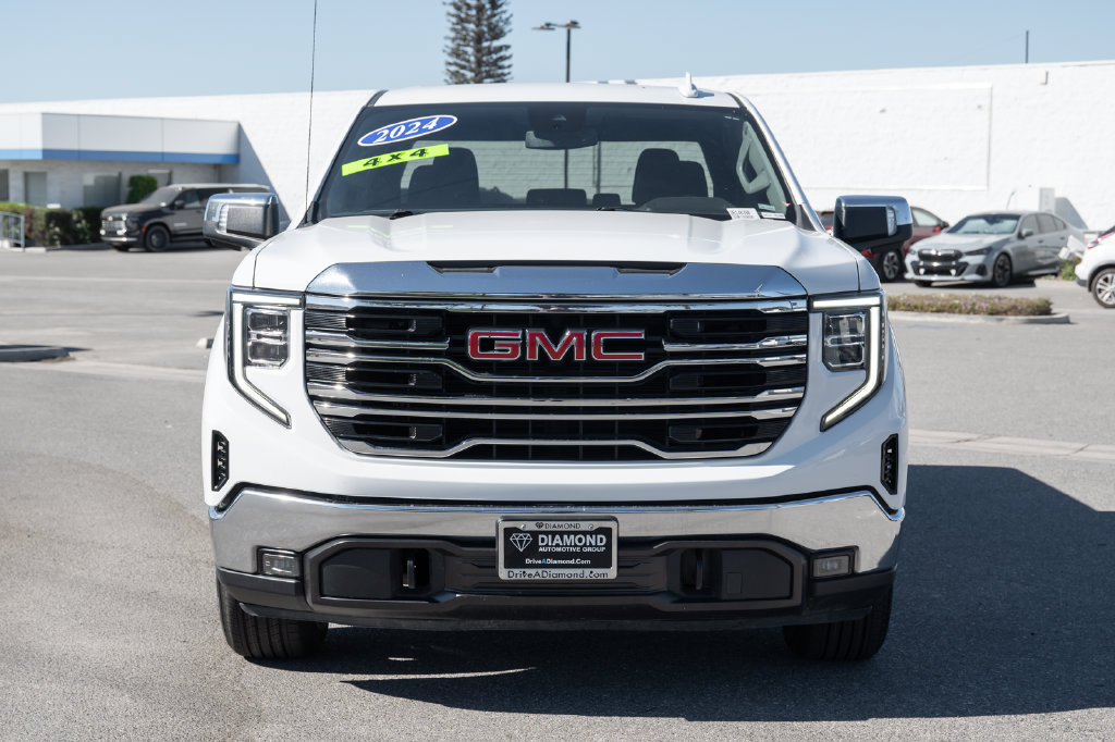 Used 2024 GMC Sierra 1500 SLT AWD/4WD image 2