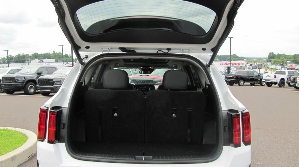 Used 2023 Kia Sorento SX AWD/4WD image 17