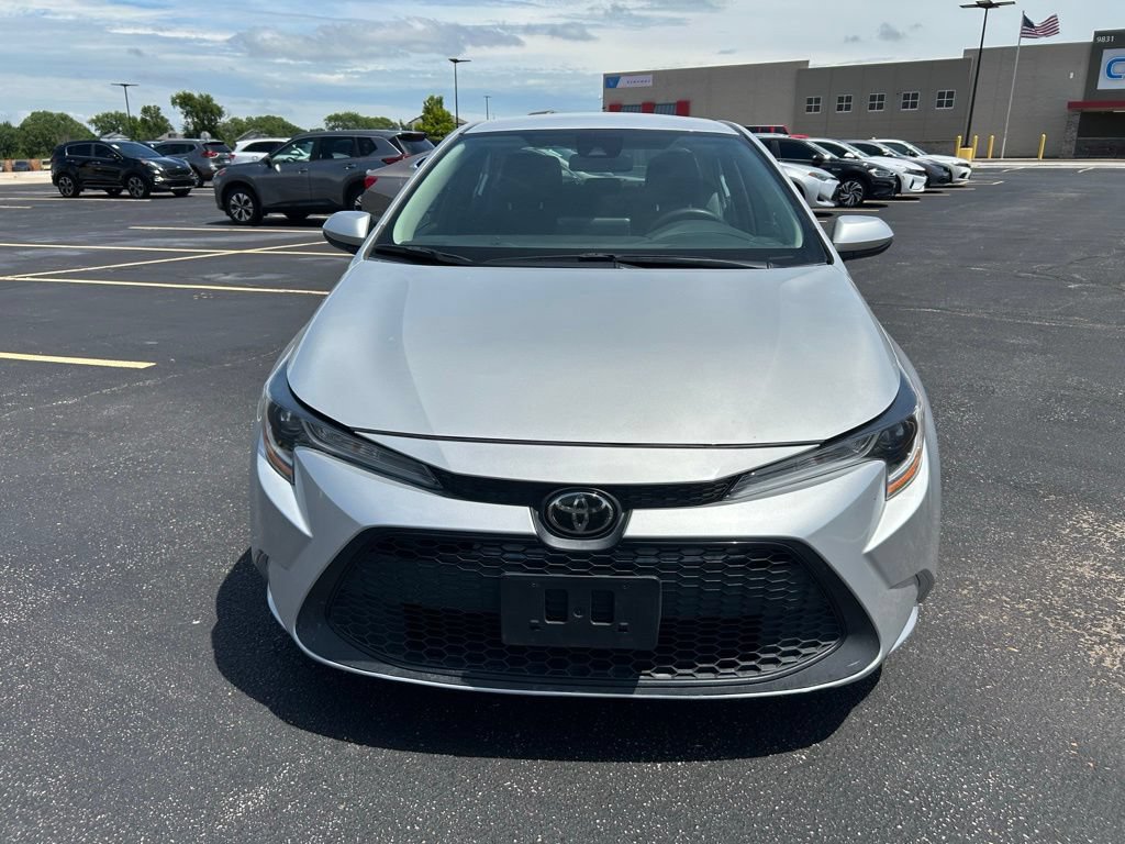 Used 2022 Toyota Corolla LE FWD image 4