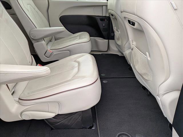 Used 2017 Chrysler Pacifica Limited w/ Advanced Safetytec Group image 22