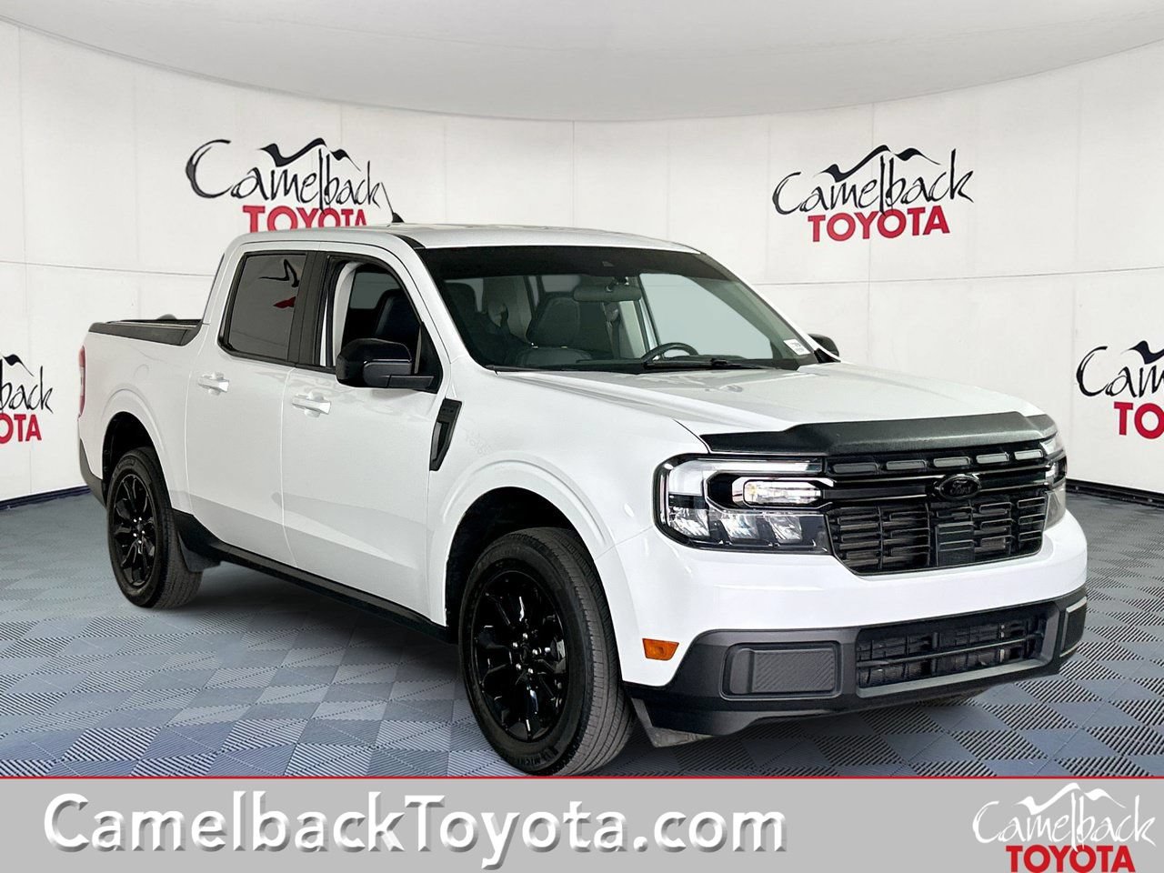Used 2024 Ford Maverick Lariat w/ Black Appearance Package FWD image 1